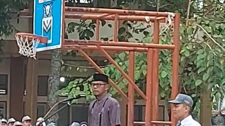 Bapak Armi Khalis Pembina Upacara Bendera di SMAN 1 Payakumbuh: Menyalakan Semangat Juang Siswa