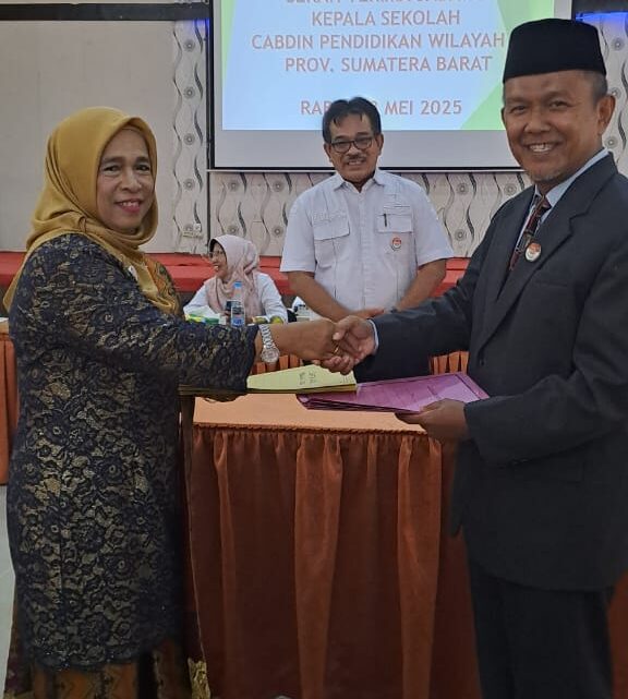 Serah Terima Jabatan Kepala Sekolah SMA se-Cabdin Wilayah IV, SMAN 1 Payakumbuh Sambut Pemimpin Baru