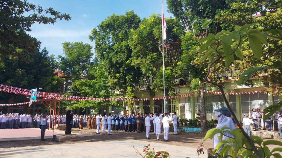 SMAN 1 Payakumbuh Gelar Upacara Peringatan HUT ke-80 Republik Indonesia